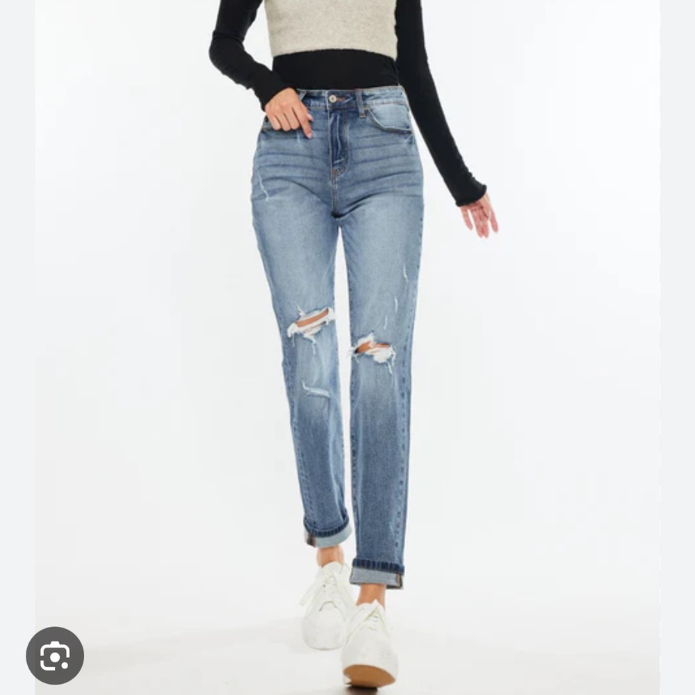 NWT Kancan Jinny Distressed Mom Jeans Size 26 or 5